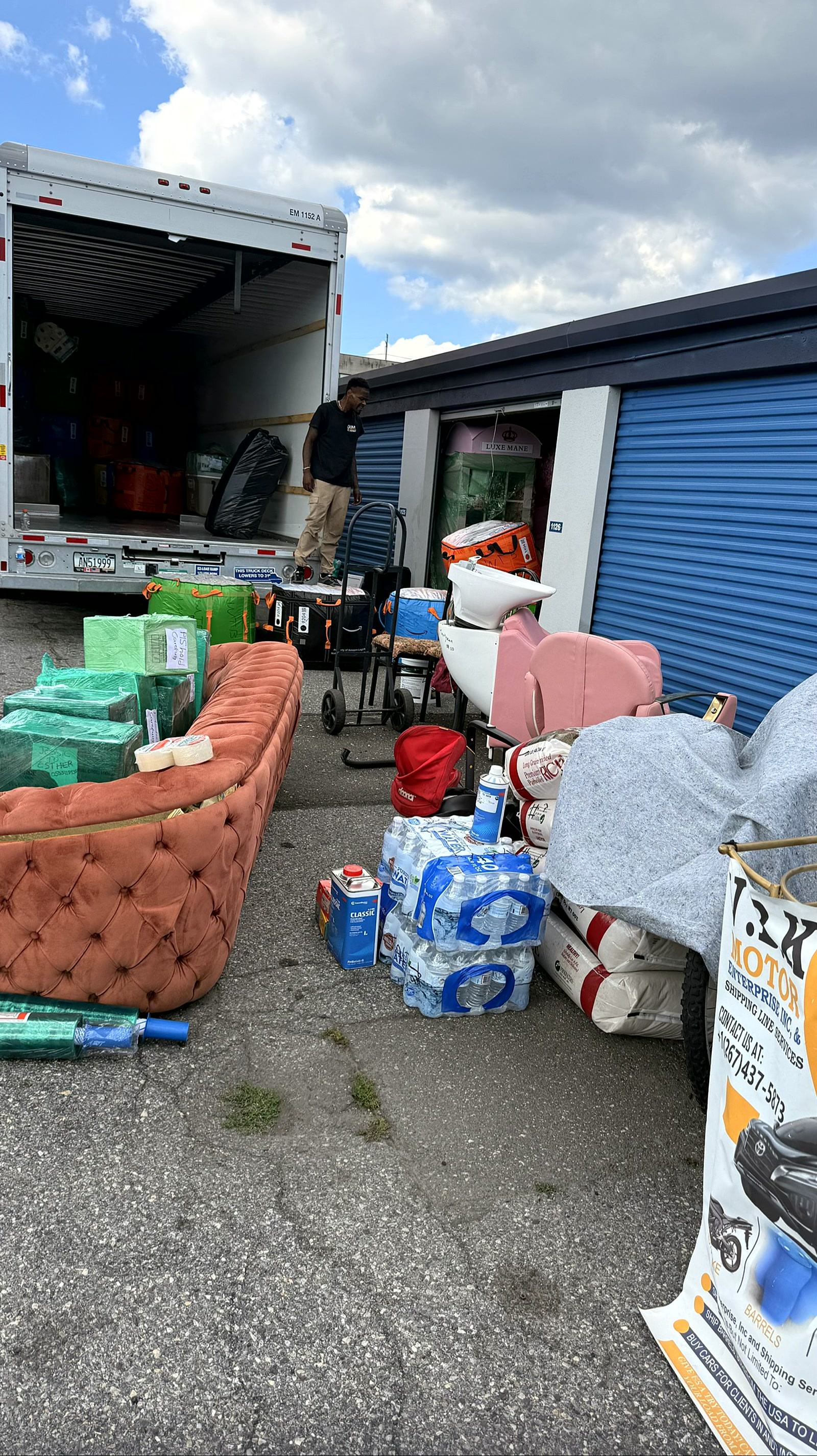 Furniture, bags, boxes and household cargo prepared for shipment